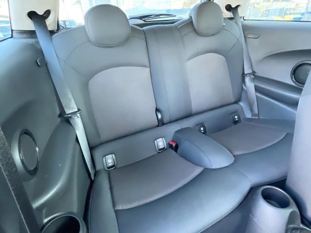 BMW MINI COOPER D 2019 Image 31