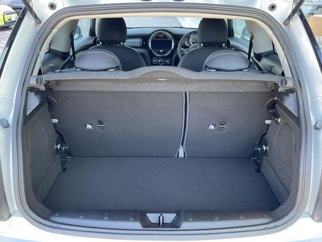 BMW MINI COOPER D 2019 Image 31