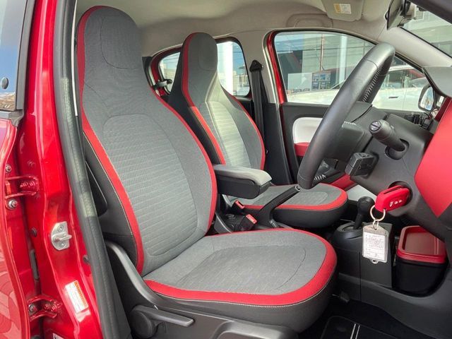 RENAULT TWINGO 2018 Image 31