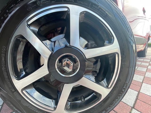 RENAULT TWINGO 2018 Image 31