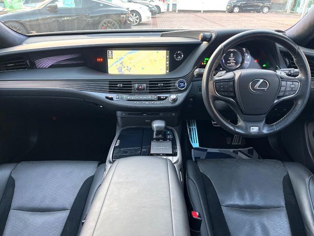 TOYOTA LEXUS LS500H 4WD 2019 Image 31