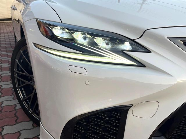 TOYOTA LEXUS LS500H 4WD 2019 Image 31