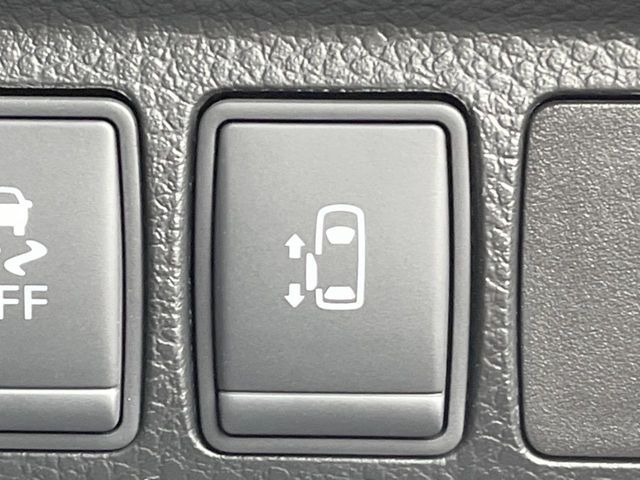 NISSAN ELGRAND 2017 Image 31