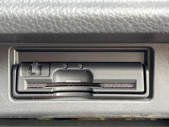 NISSAN ELGRAND 2017 Image 31