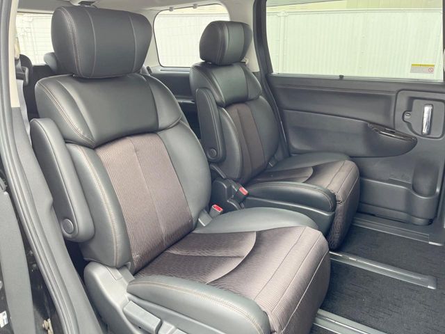 NISSAN ELGRAND 2017 Image 31