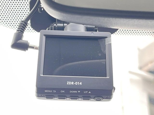 TOYOTA PRIUS 2015 Image 31