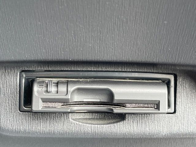 TOYOTA PRIUS 2015 Image 31