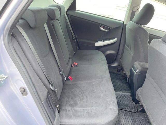 TOYOTA PRIUS 2015 Image 31