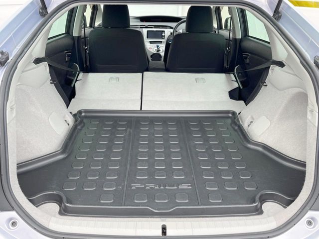 TOYOTA PRIUS 2015 Image 31