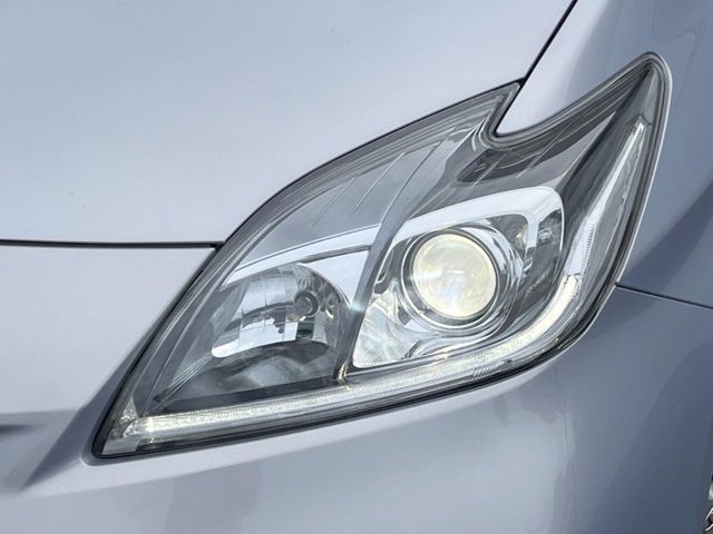 TOYOTA PRIUS 2015 Image 31