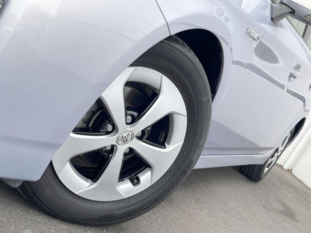 TOYOTA PRIUS 2015 Image 31