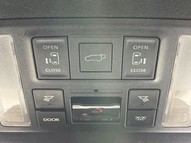 TOYOTA VOXY HYBRID 2023 Image 31