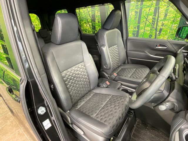 TOYOTA VOXY HYBRID 2023 Image 31