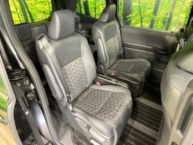 TOYOTA VOXY HYBRID 2023 Image 31