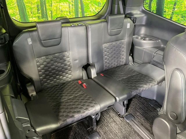 TOYOTA VOXY HYBRID 2023 Image 31