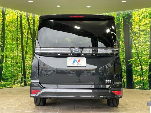 TOYOTA VOXY HYBRID 2023 Image 31