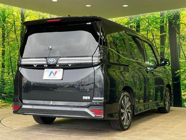 TOYOTA VOXY HYBRID 2023 Image 31