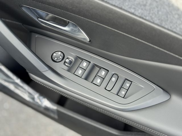 PEUGEOT 408 2025 Image 31