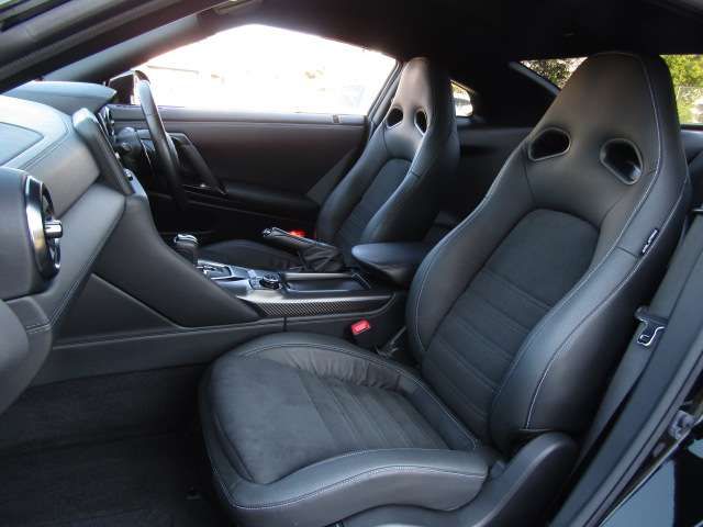 NISSAN GT-R 2020 Image 31