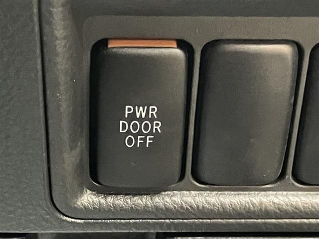 TOYOTA ISIS 2015 Image 31