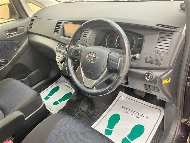 TOYOTA ISIS 2015 Image 31