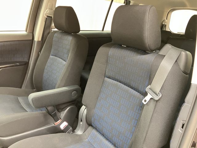 TOYOTA ISIS 2015 Image 31