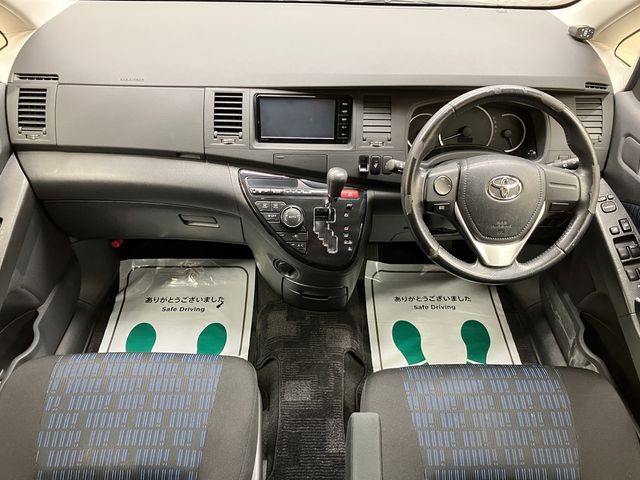 TOYOTA ISIS 2015 Image 31