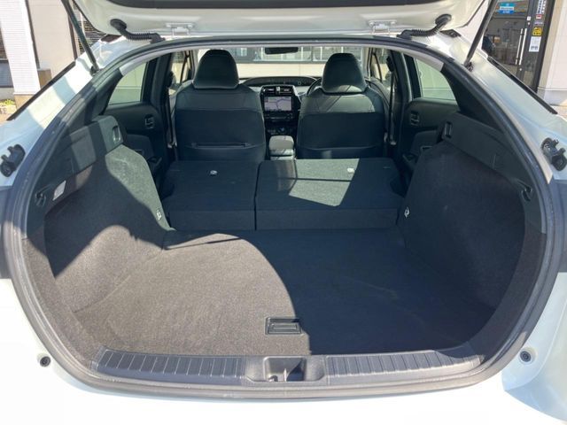 TOYOTA PRIUS 2019 Image 31