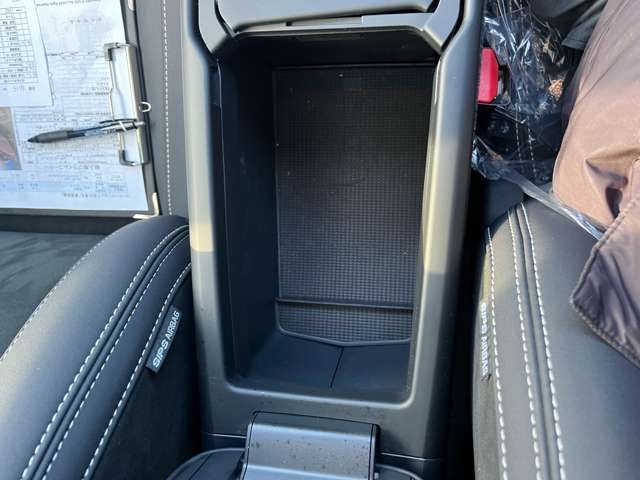 VOLVO C40 2023 Image 31