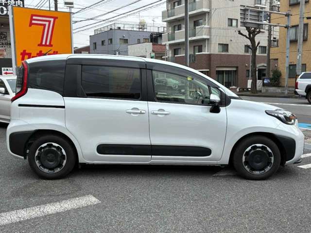 TOYOTA SIENTA HYBRID 2025 Image 31