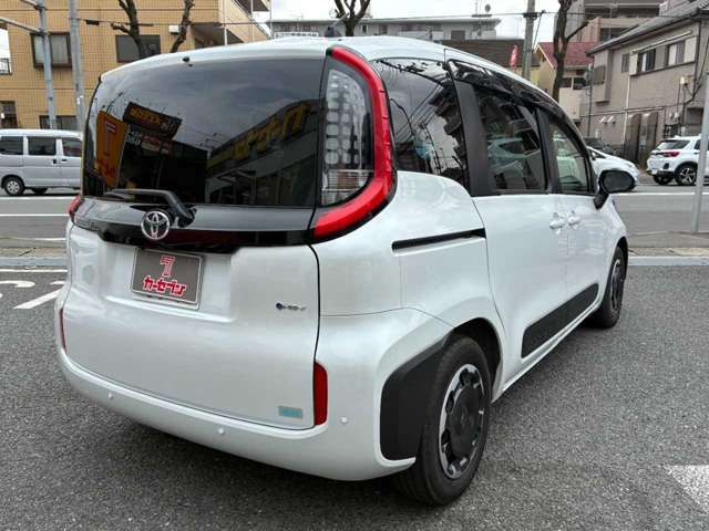 TOYOTA SIENTA HYBRID 2025 Image 31