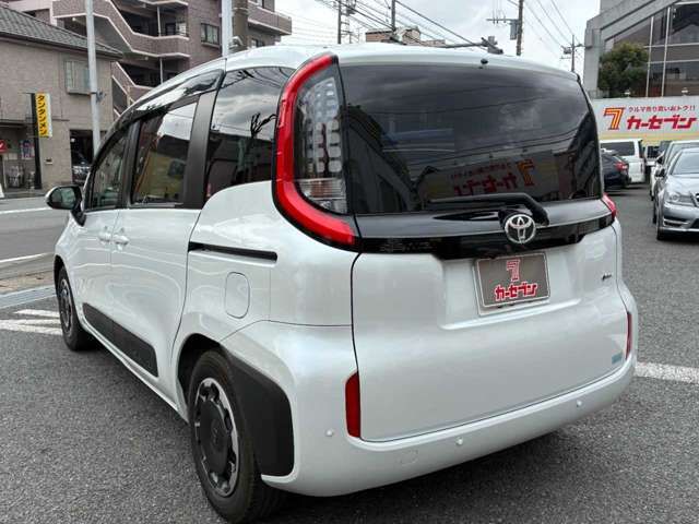 TOYOTA SIENTA HYBRID 2025 Image 31