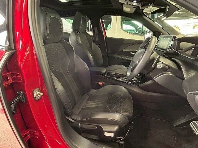 PEUGEOT 2008 2021 Image 31