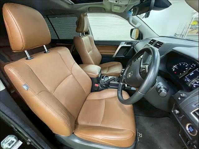 TOYOTA LANDCRUISER PRADO 2022 Image 31