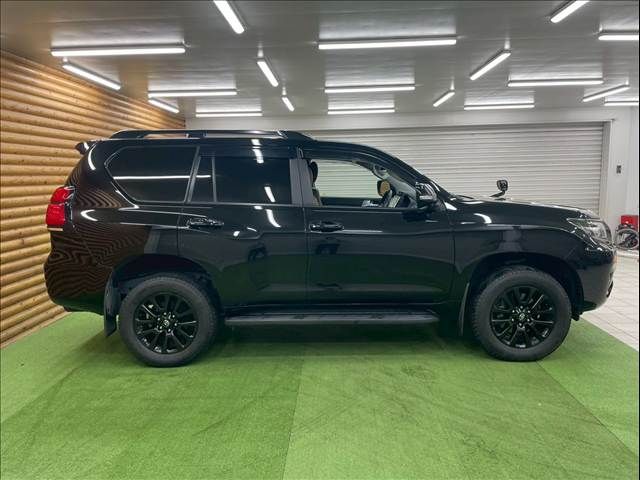 TOYOTA LANDCRUISER PRADO 2022 Image 31