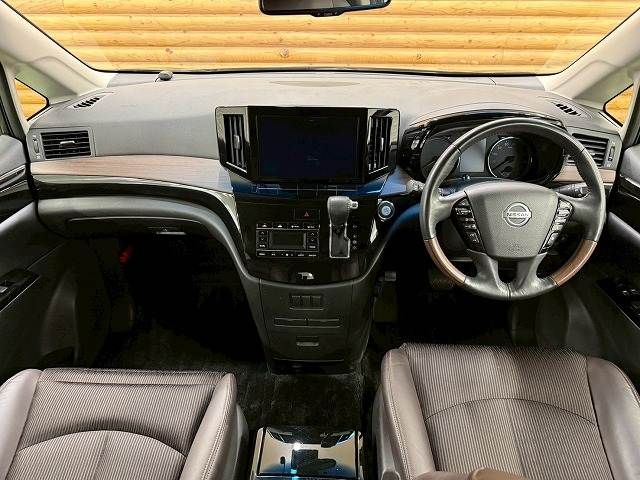 NISSAN ELGRAND 2022 Image 31