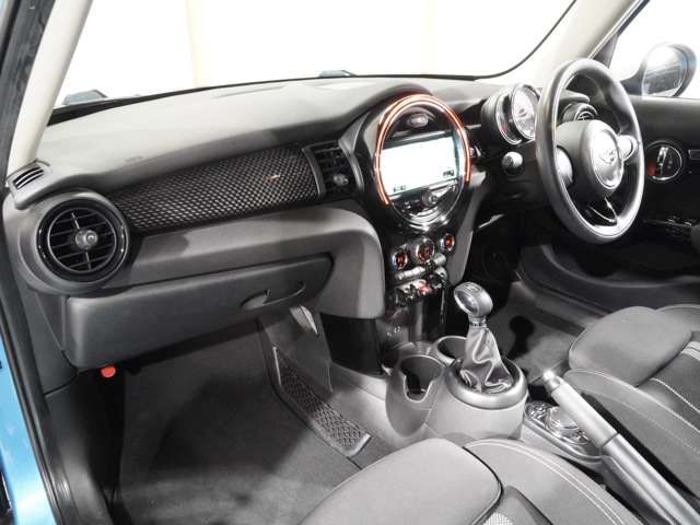 BMW MINI COOPER S 5D 2016 Image 31