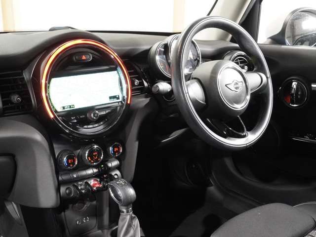 BMW MINI COOPER S 5D 2016 Image 31