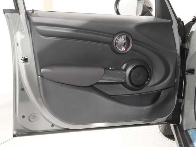 BMW MINI COOPER 5DOOR 2019 Image 31