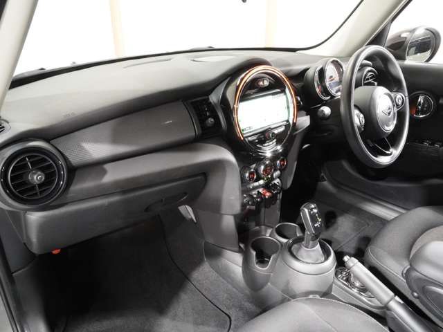 BMW MINI COOPER 5DOOR 2019 Image 31