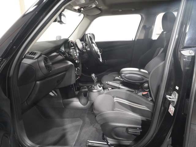 BMW MINI COOPER SD 5DOOR 2021 Image 31