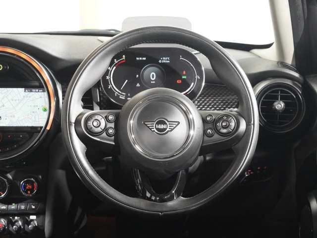 BMW MINI COOPER SD 5DOOR 2021 Image 31