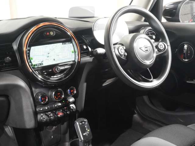 BMW MINI COOPER SD 5DOOR 2021 Image 31