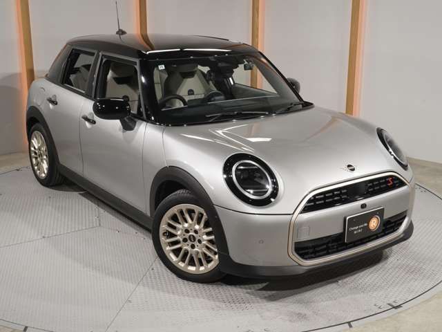 BMW MINI COOPER 5DOOR 2024 Image 31
