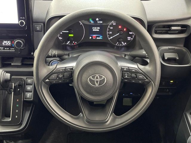 TOYOTA SIENTA HYBRID 2024 Image 31