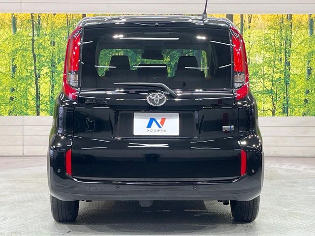 TOYOTA SIENTA HYBRID 2024 Image 31