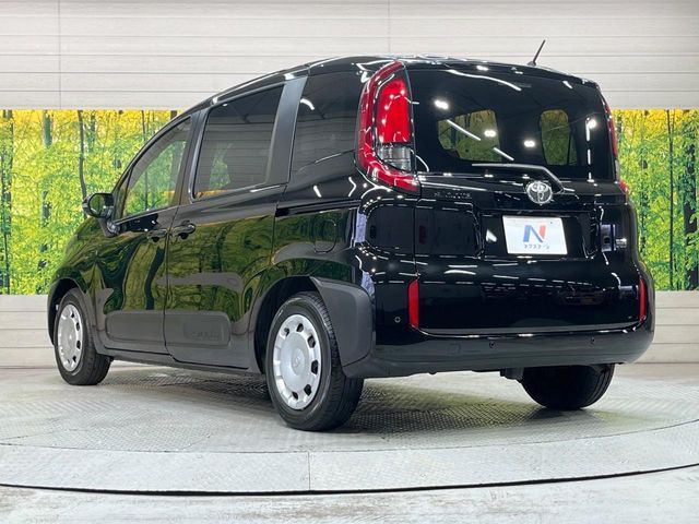 TOYOTA SIENTA HYBRID 2024 Image 31