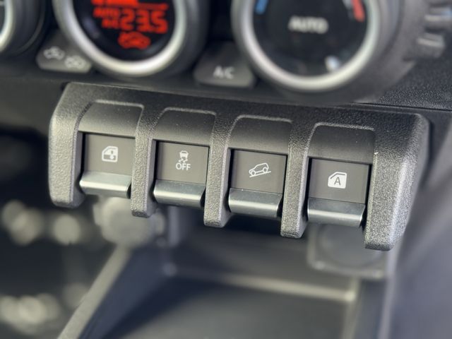 SUZUKI JIMNY NOMADE 2025 Image 31