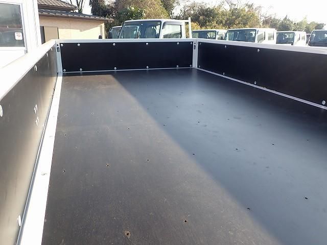 MITSUBISHI CANTER 2025 Image 31