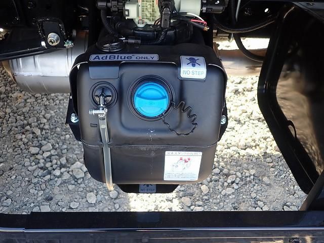 MITSUBISHI CANTER 2025 Image 31